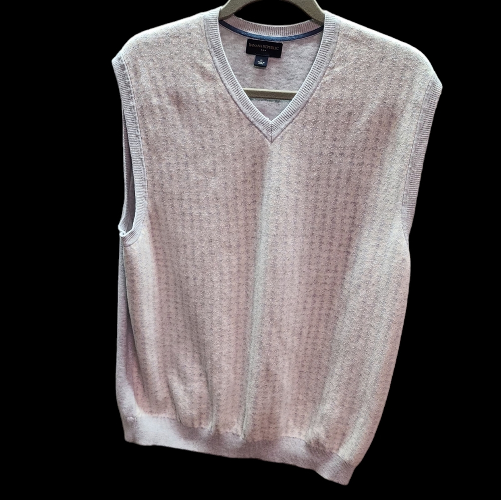 Men's banana Republic v-neck cotton sweater vest